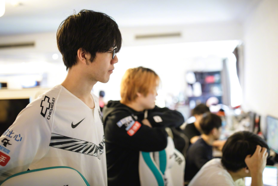 官方网页版登录-TheShy重要时刻持续失利，美国队带队取胜！赛场气氛高涨(为什么叫theshy程璐)